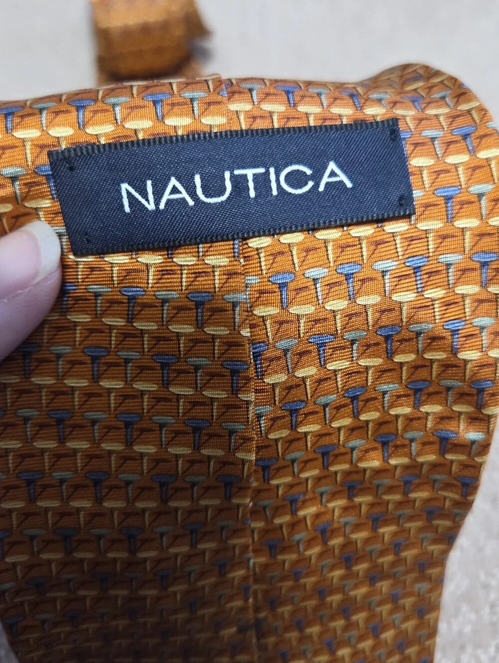 Nautica golf tee